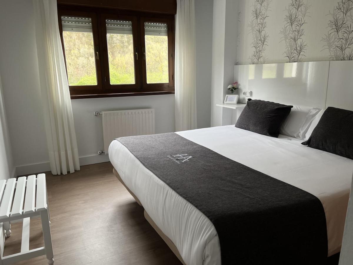 Hotel Avelina Cangas de Onis Ngoại thất bức ảnh