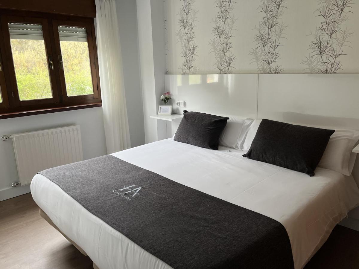 Hotel Avelina Cangas de Onis Ngoại thất bức ảnh