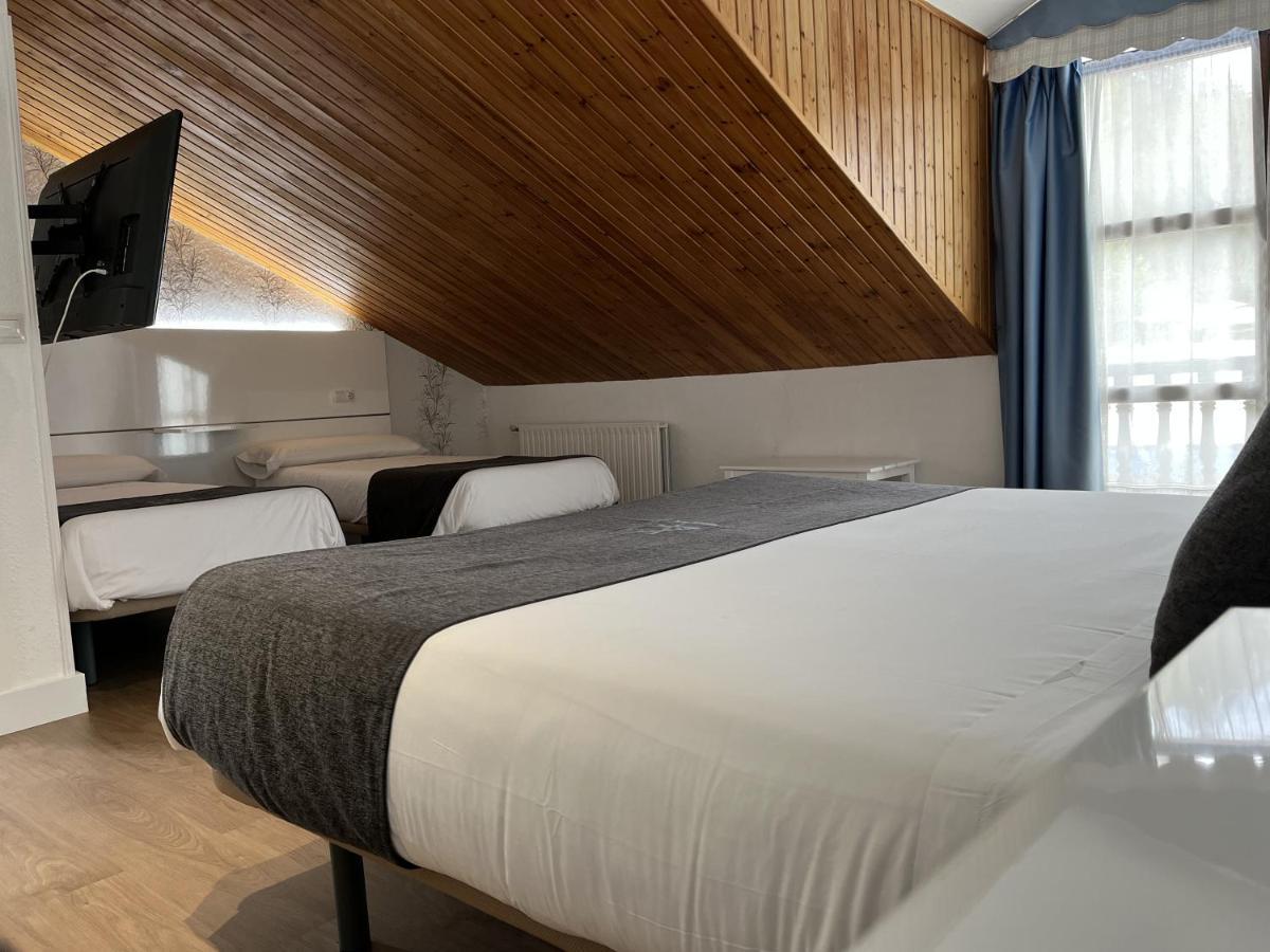 Hotel Avelina Cangas de Onis Ngoại thất bức ảnh