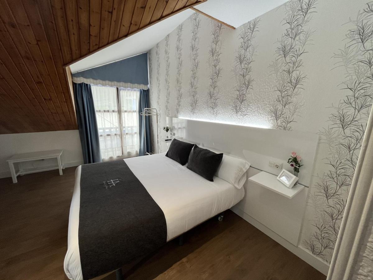 Hotel Avelina Cangas de Onis Ngoại thất bức ảnh