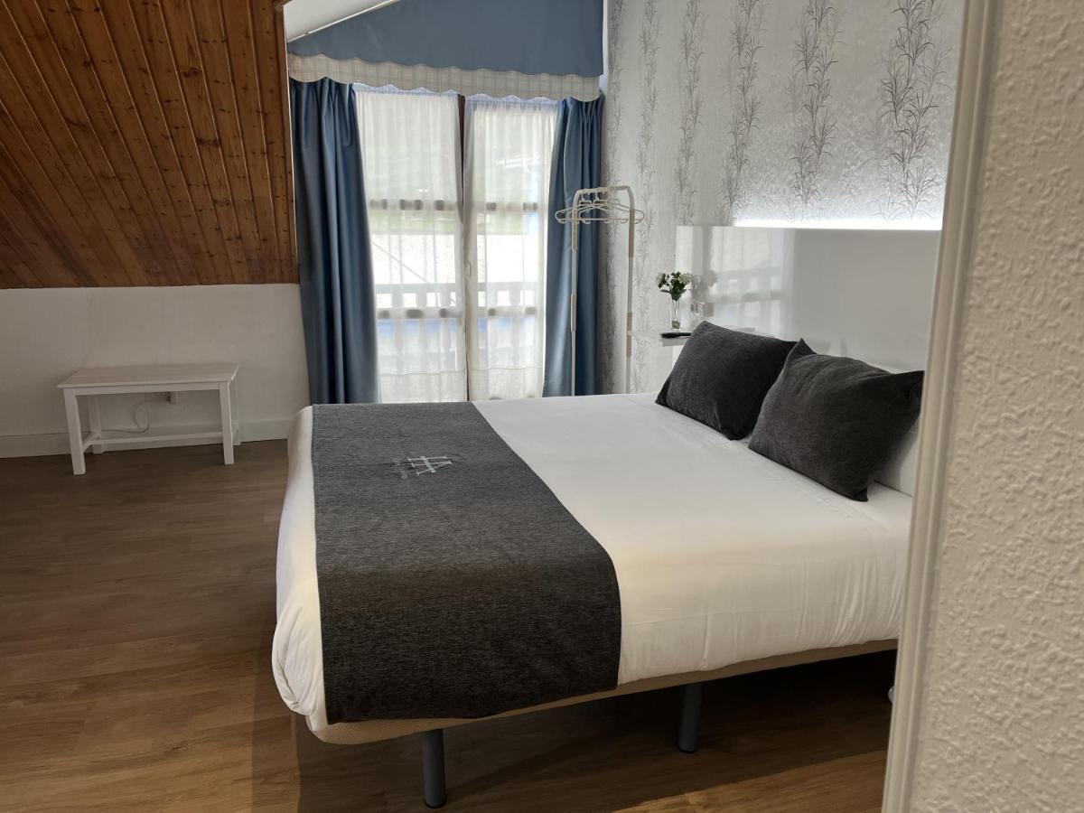 Hotel Avelina Cangas de Onis Ngoại thất bức ảnh