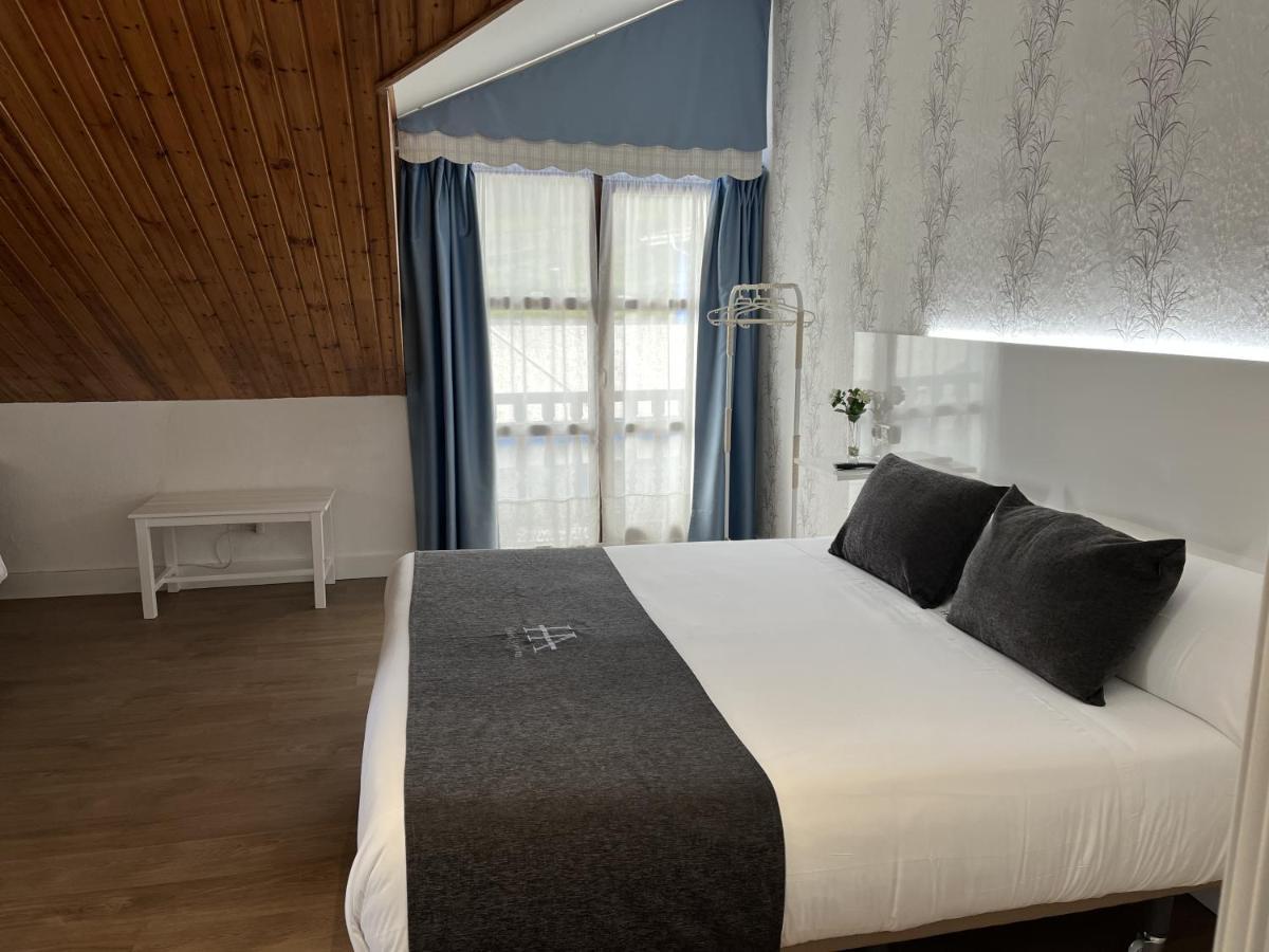 Hotel Avelina Cangas de Onis Ngoại thất bức ảnh